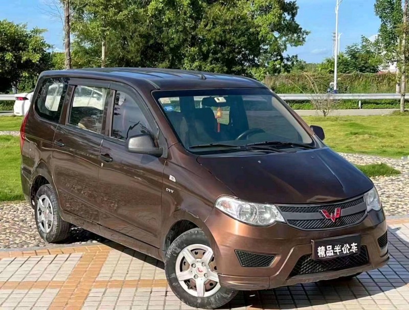 珠海18年五菱汽車宏光2