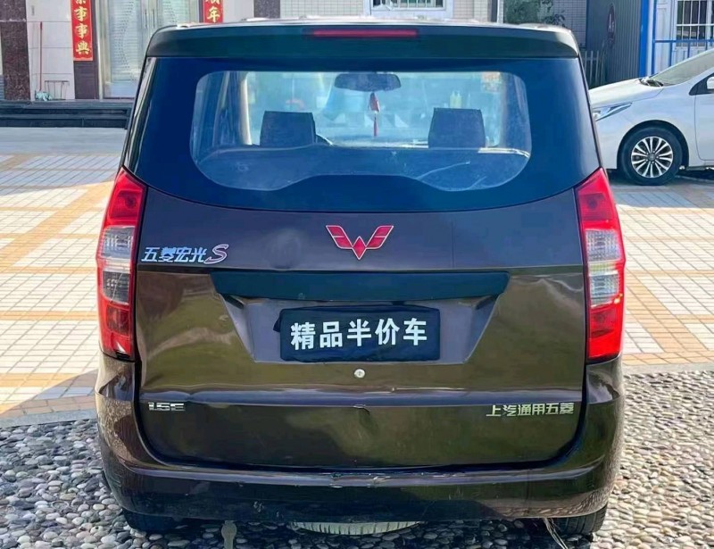 珠海18年五菱汽車宏光9