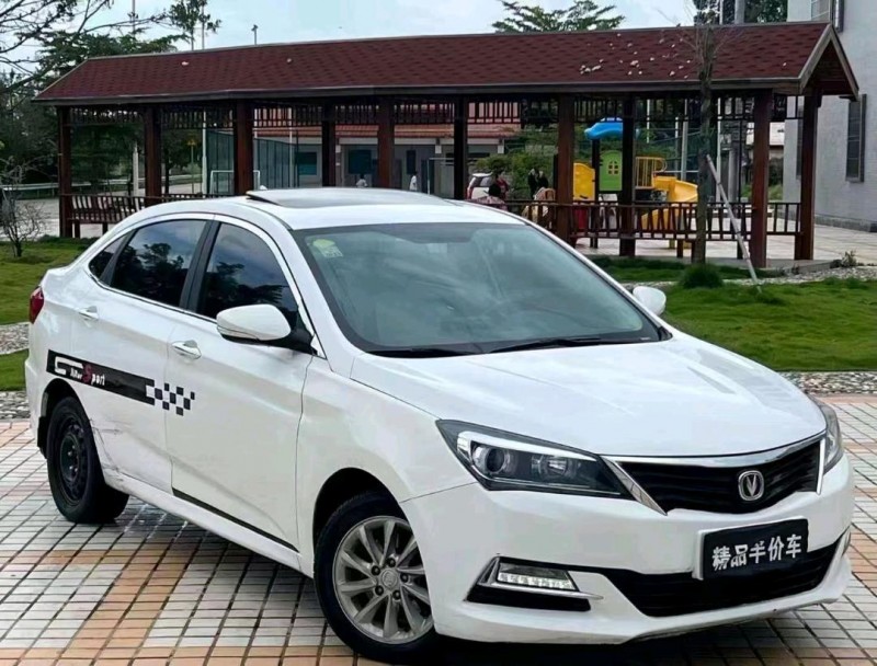 深圳17年长安汽车悦翔V72