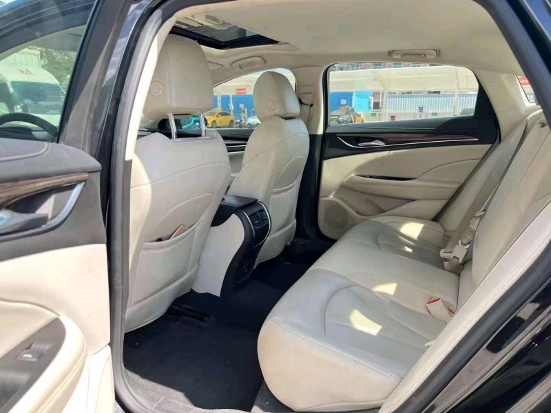 珠海20年别克君越8