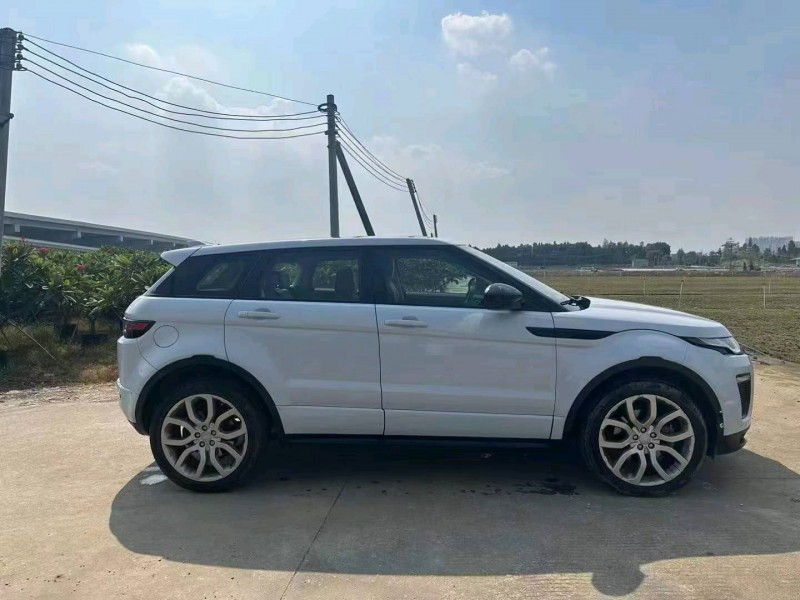 深圳18年路虎极光9