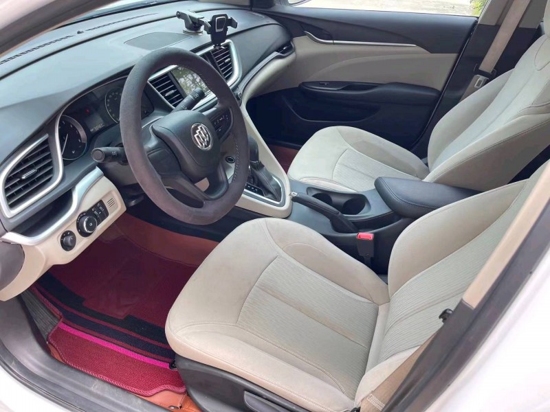 济宁19年别克英朗GT6