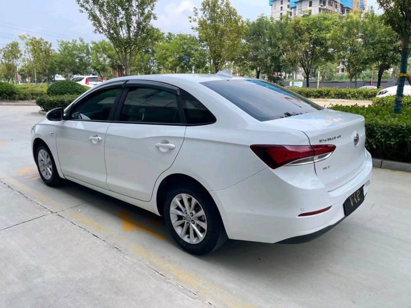 济宁19年别克英朗GT7