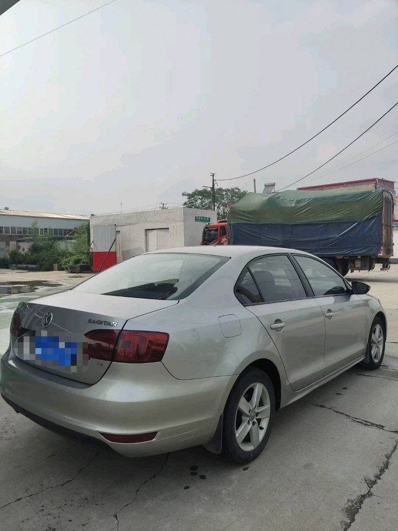 保定13年大众速腾7