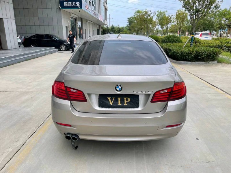 济宁16年宝马5系9