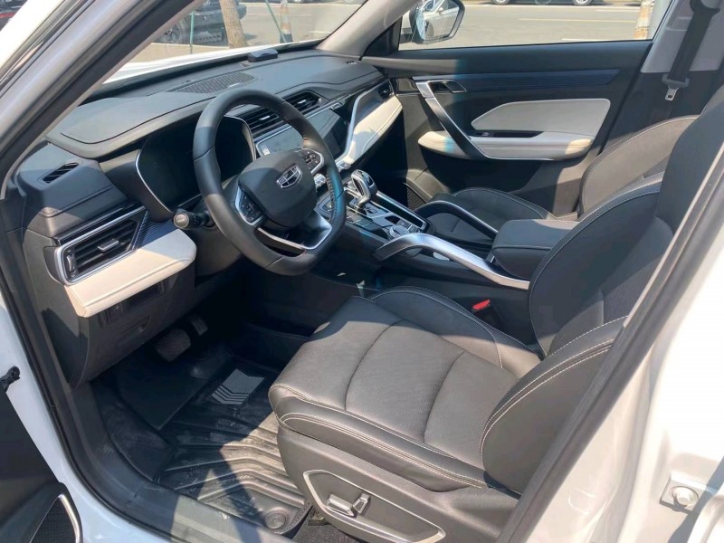 成都22年吉利博越4