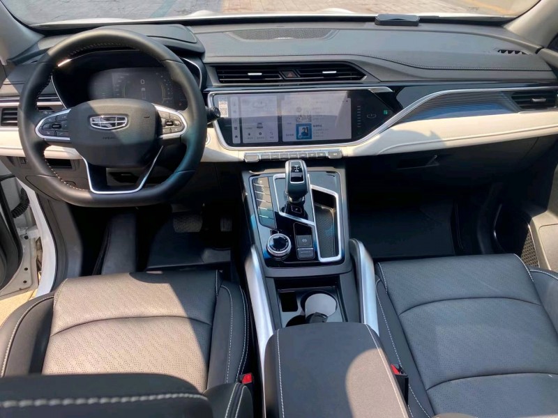 成都22年吉利博越5