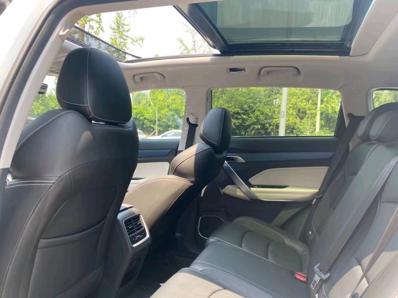 成都22年吉利博越6