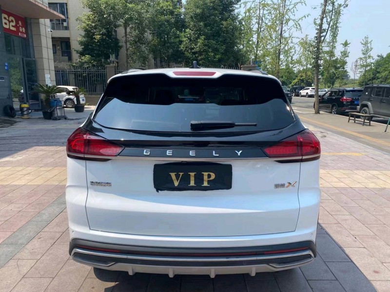 成都22年吉利博越9