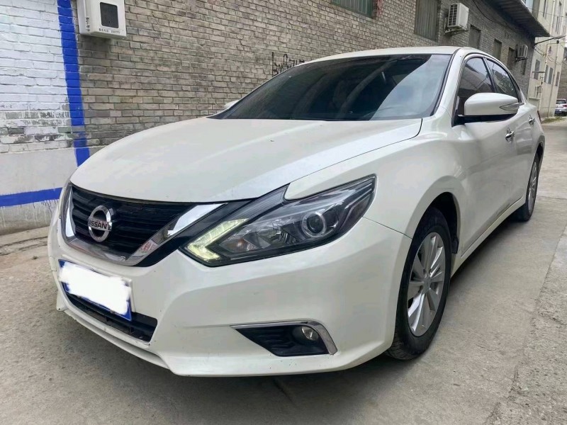 長治18年日產天籟4