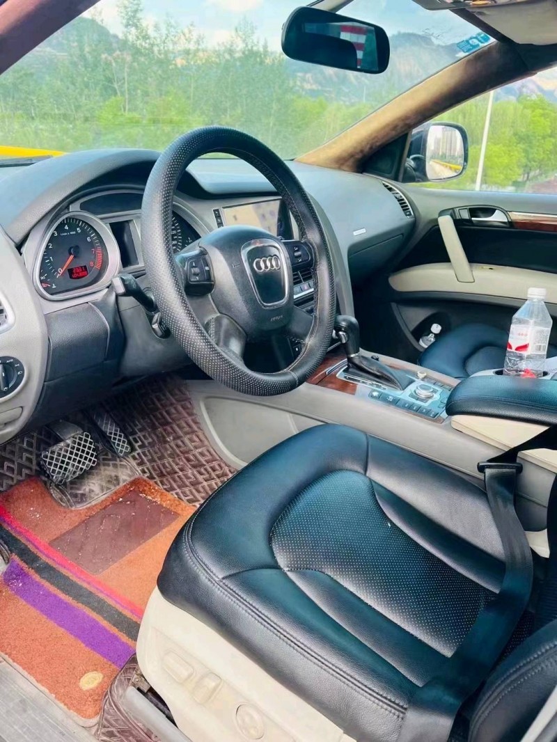 成都08年奥迪Q74