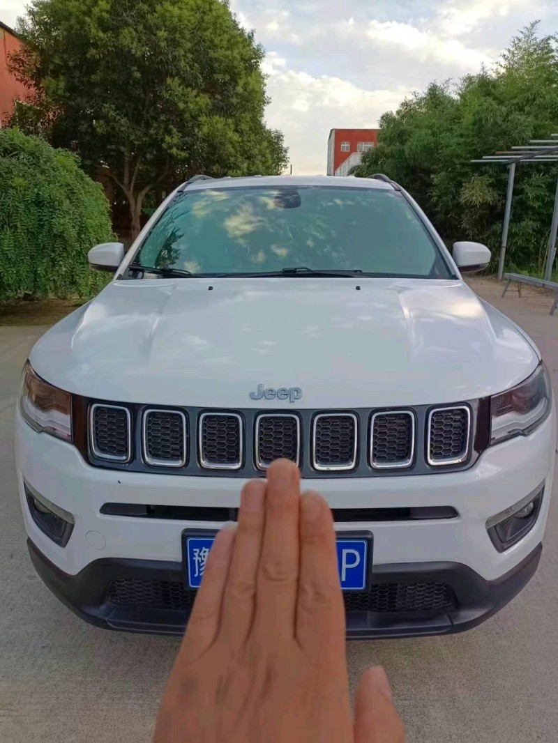 安陽18年Jeep指南者1