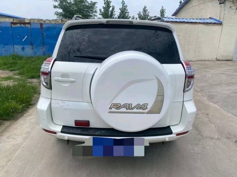 东营13年丰田RAV42