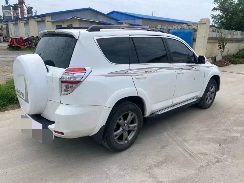 东营13年丰田RAV43