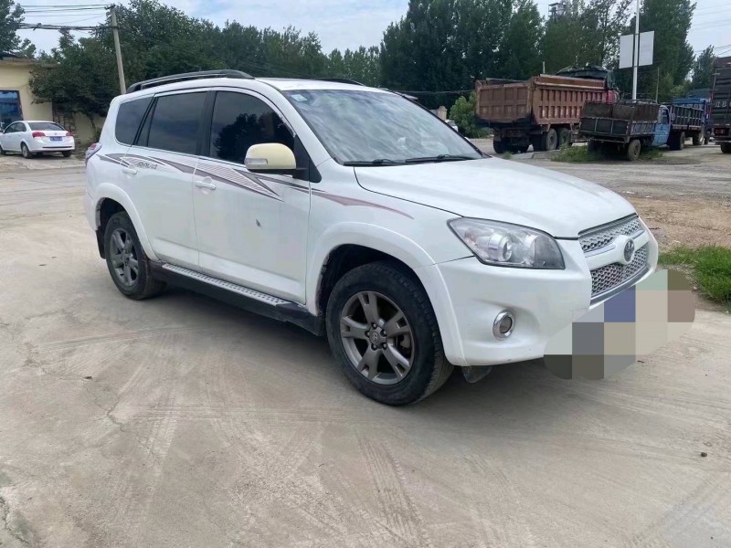 东营13年丰田RAV45