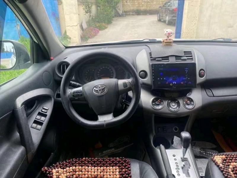 东营13年丰田RAV49