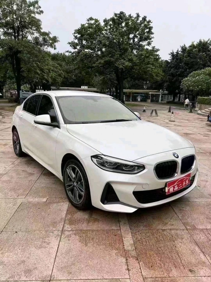 深圳21年宝马1系7