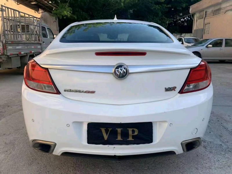 汕头12年别克君威7