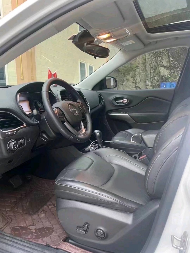 珠海19年Jeep自由光9