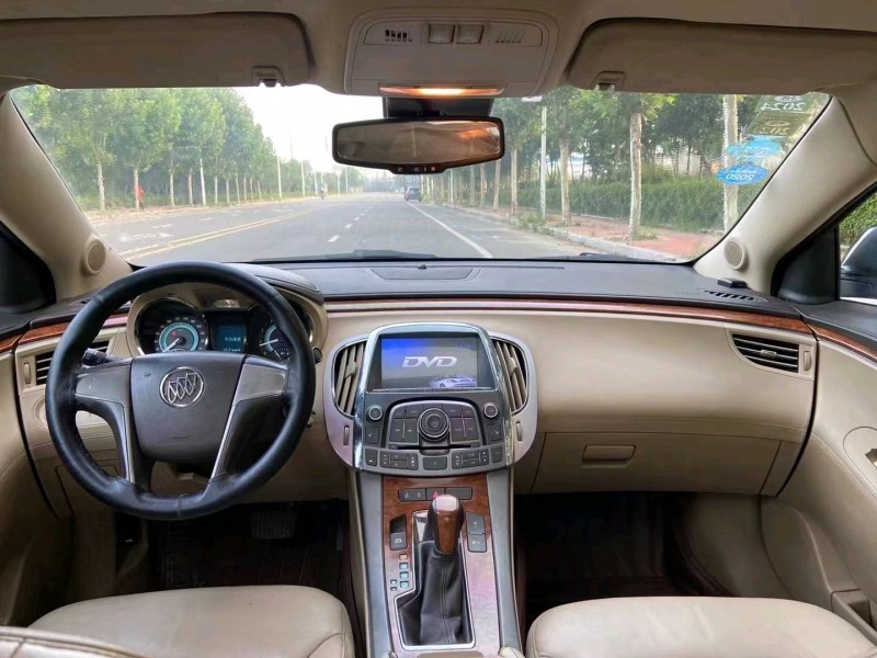 东营13年别克君越6