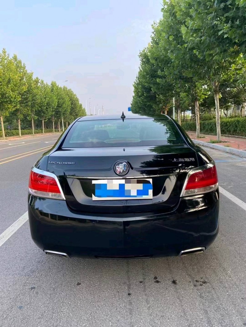 东营13年别克君越9