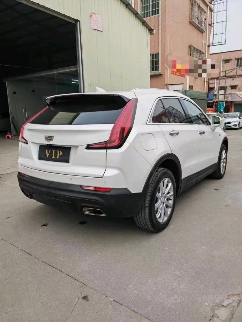 珠海20年凯迪拉克XT44