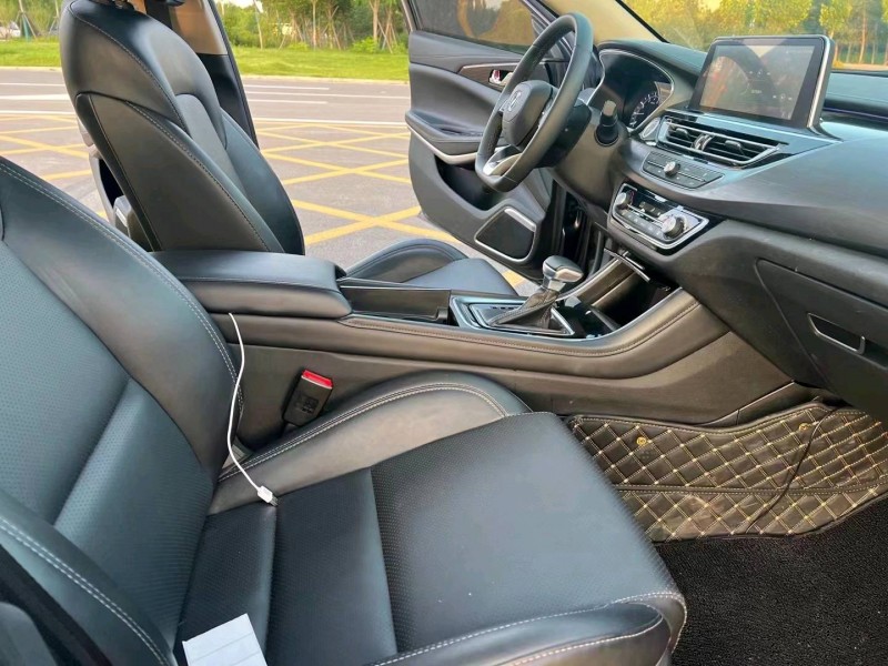 東營21年長安汽車銳程CC6