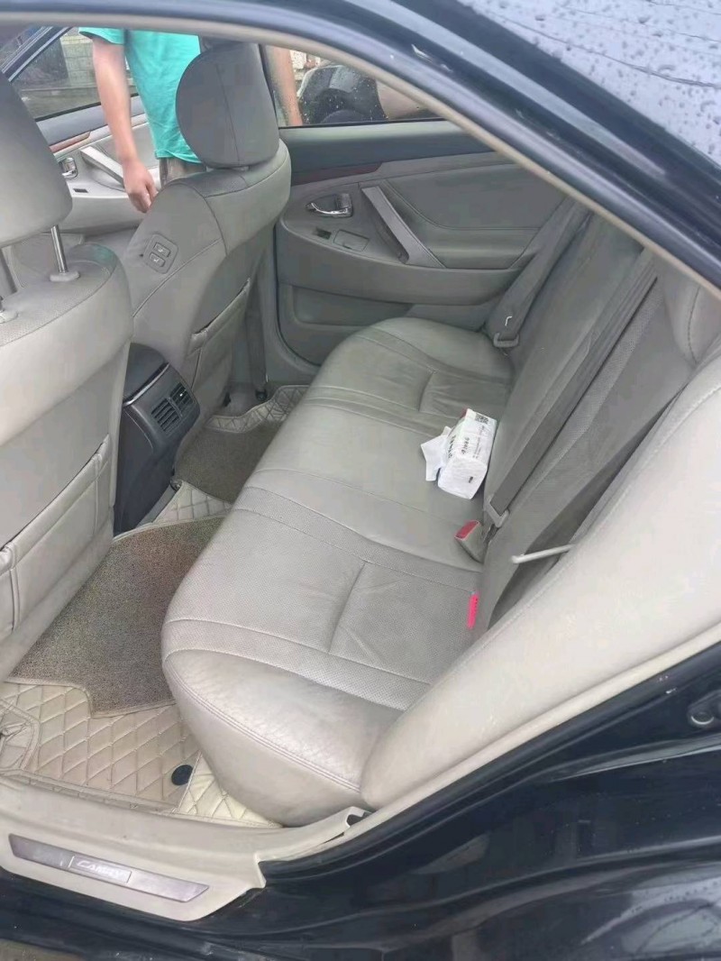 保定13年丰田凯美瑞5