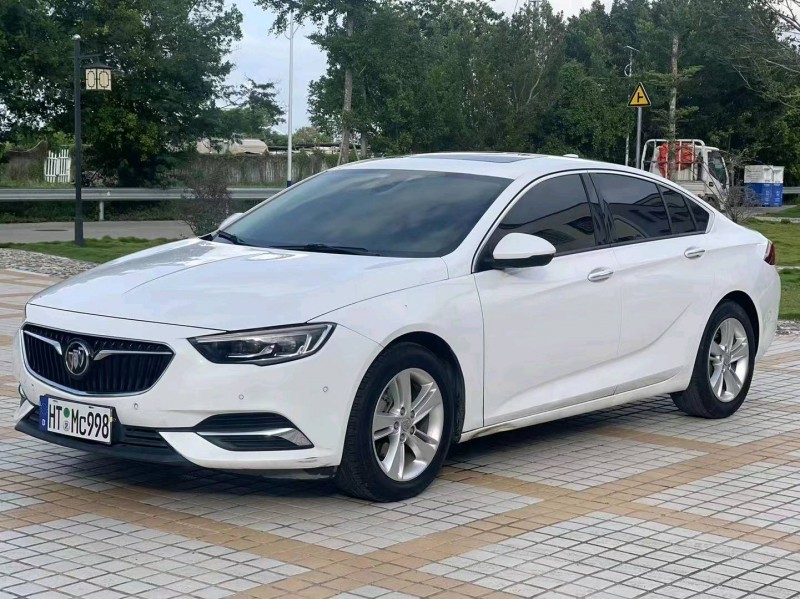 汕头18年别克君威3