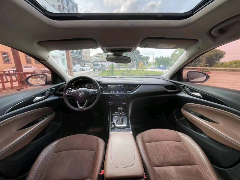 汕头18年别克君威5