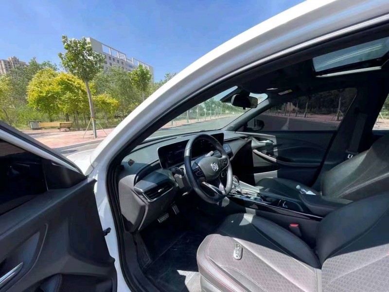 邯郸21年别克威朗8