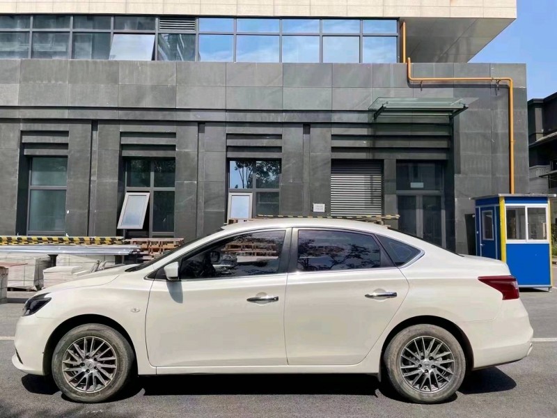 成都20年日产轩逸3