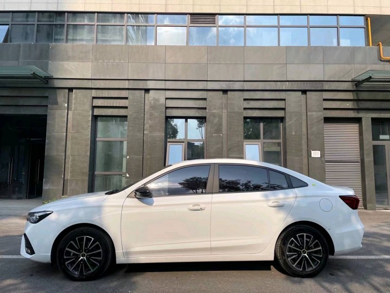 成都22年荣威i53