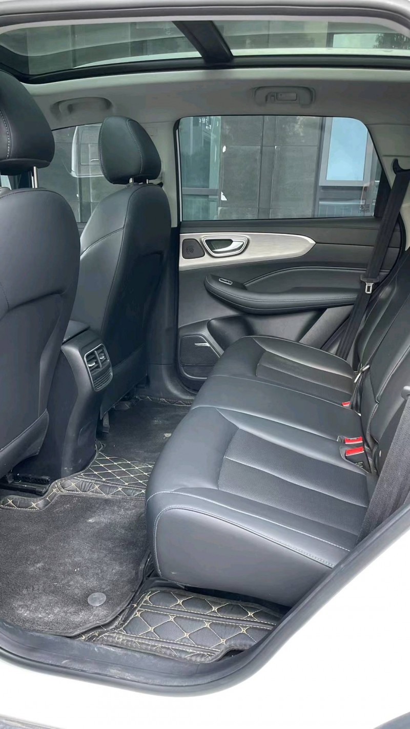 成都22年荣威RX57