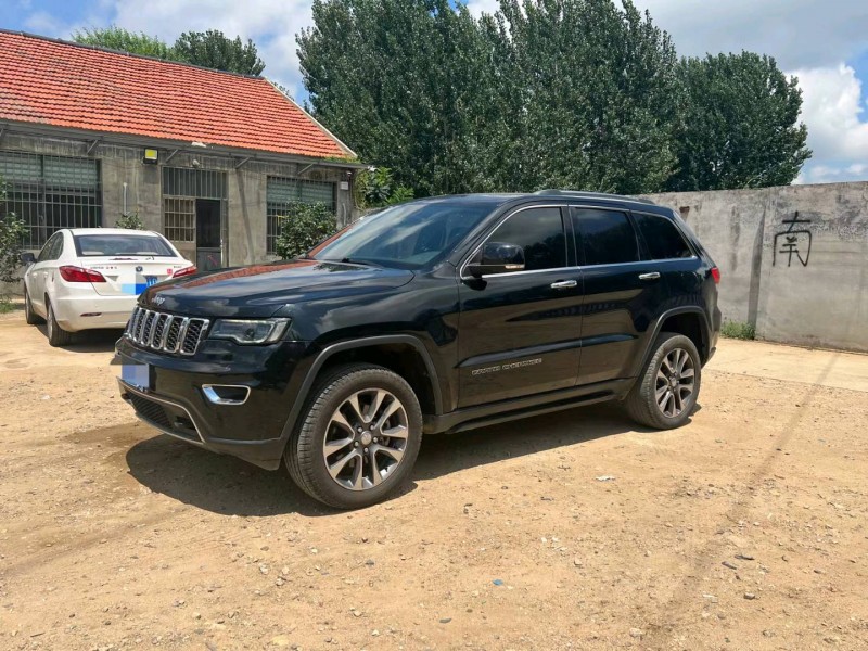 青岛19年Jeep大切诺基2