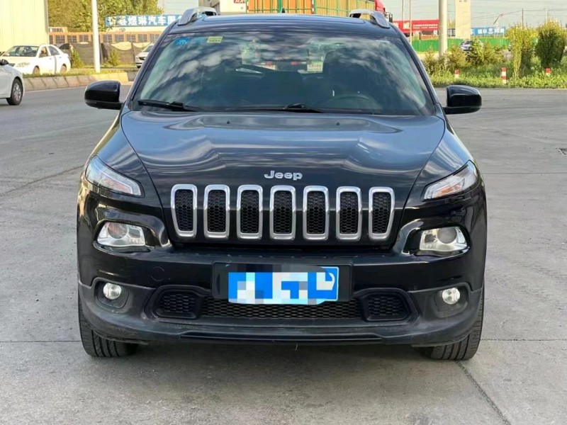 邯郸17年Jeep自由光1