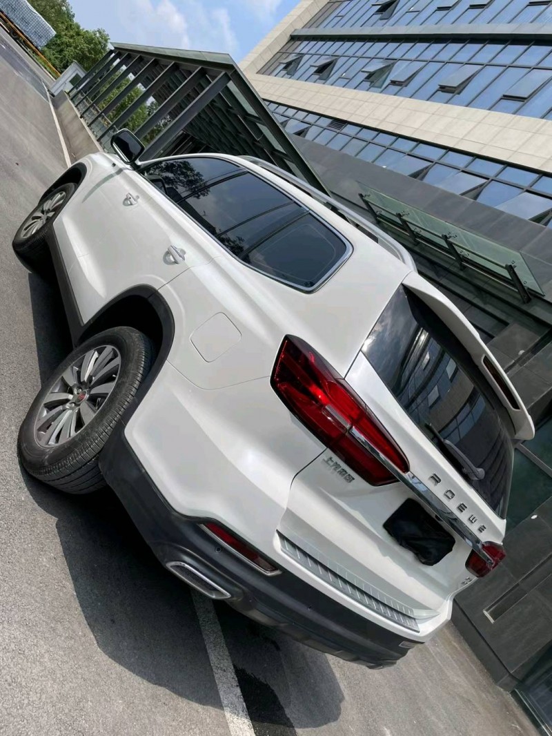 成都22年荣威RX84