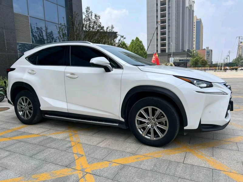 济宁17年雷克萨斯NX3