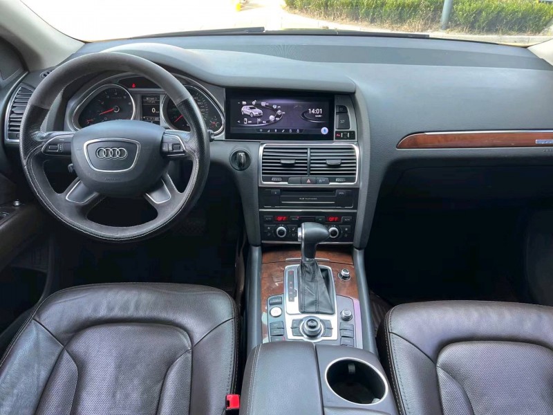 济宁12年奥迪Q75