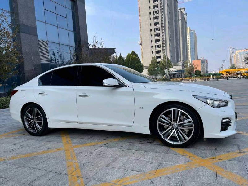 济宁14年英菲尼迪QX503