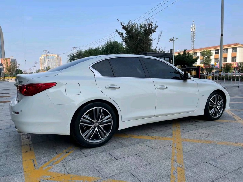 济宁14年英菲尼迪QX507