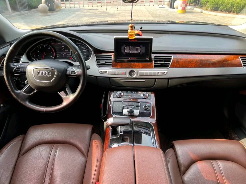 济宁13年奥迪A8L5