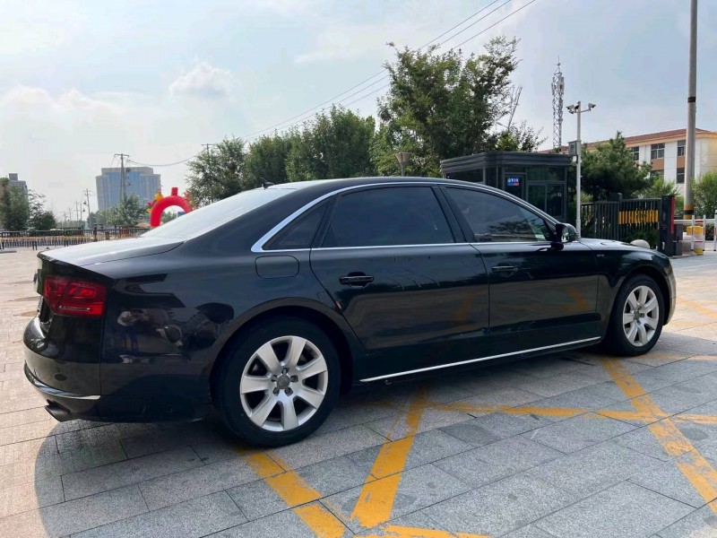 济宁13年奥迪A8L7