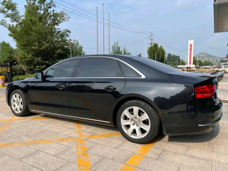 济宁13年奥迪A8L8