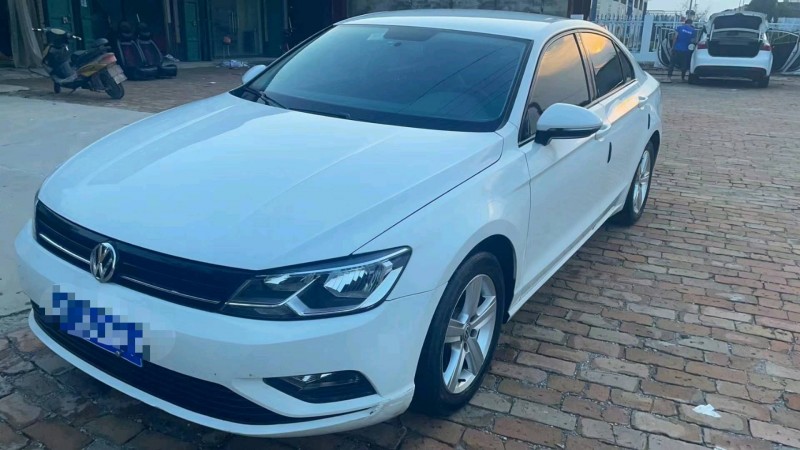 保定17年大众凌渡2