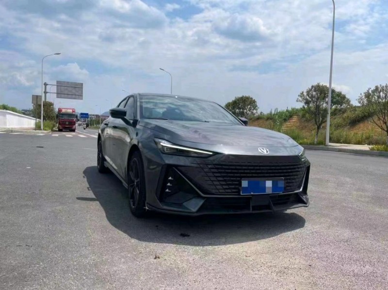 重慶23年長安汽車UNI-V2