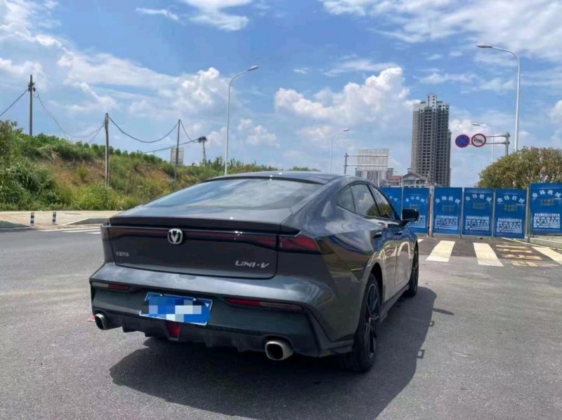 重慶23年長安汽車UNI-V9