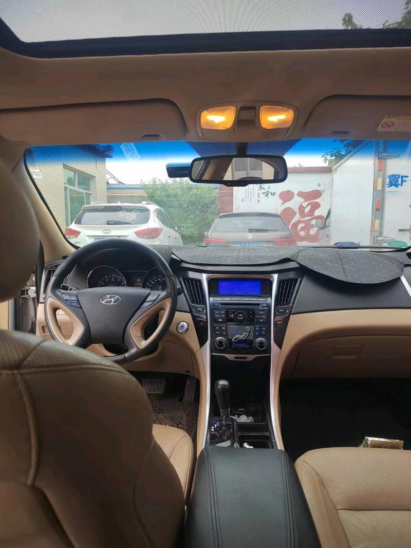 保定11年现代索纳塔八5