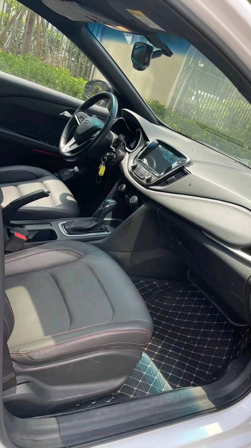 成都20年雪佛兰科鲁泽8