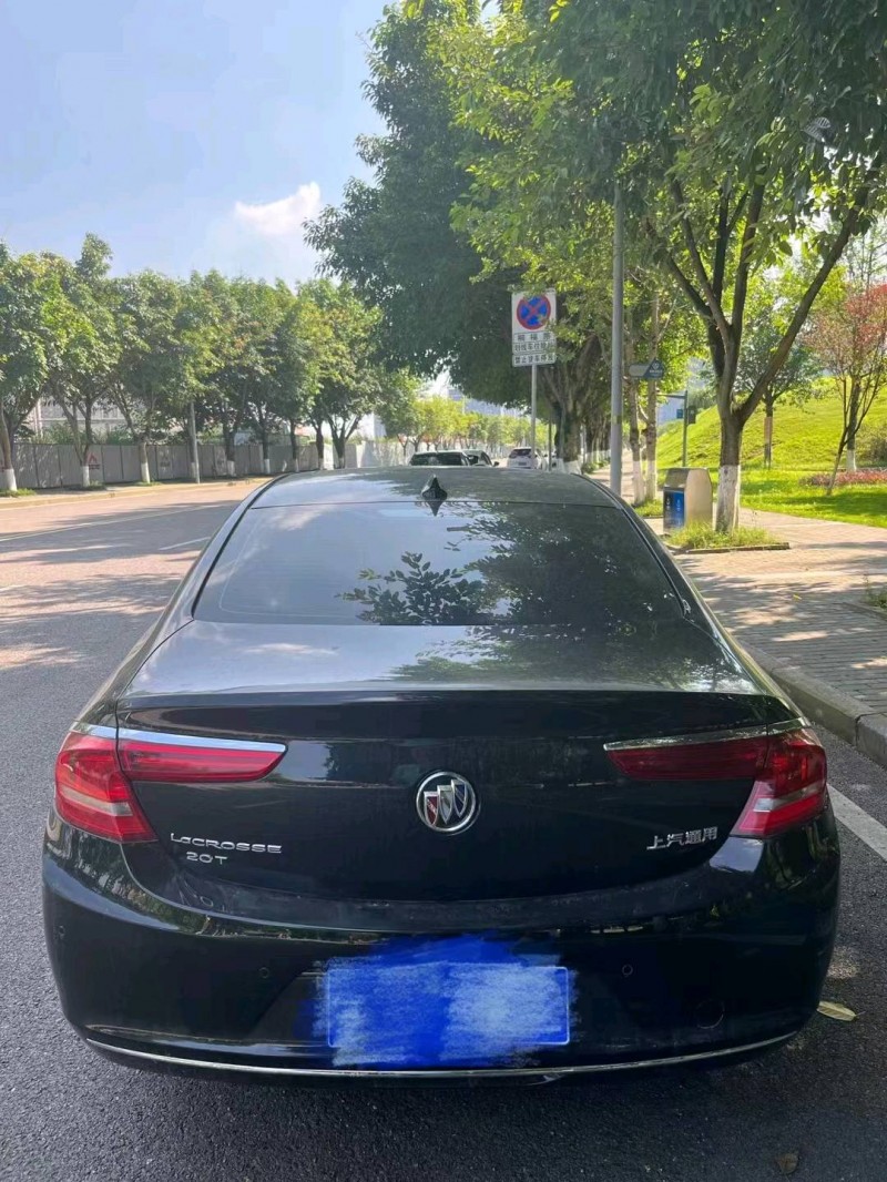 重庆16年别克君越2